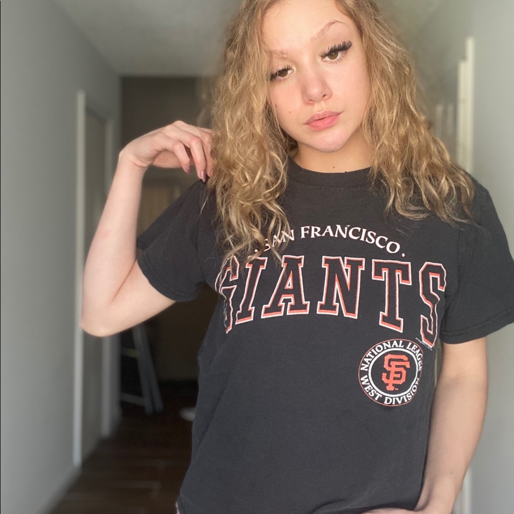 ➪ San Francisco giants tee